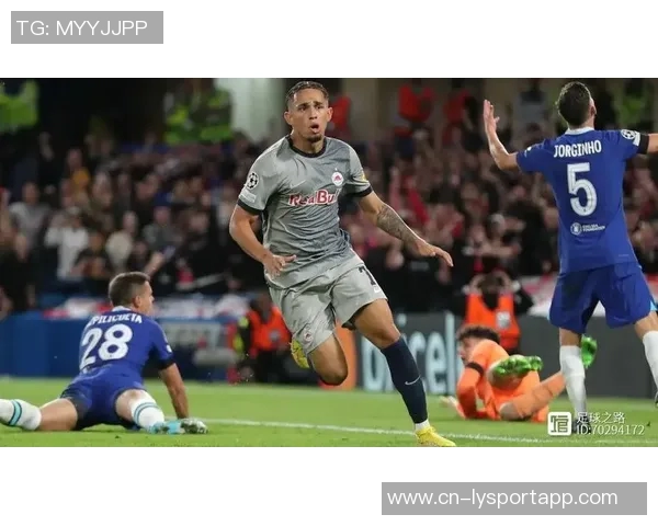 奥卡福精准直塞助攻勒温转身射门遭维卡里奥神勇扑救 奥卡福精准直塞助攻勒温转身射门遭维卡里奥神勇扑救