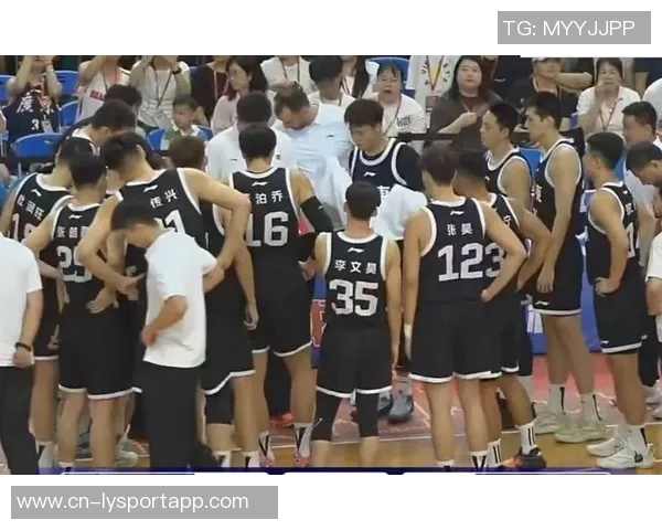 广东全运男篮热身赛大胜澳洲维多利亚焦泊乔与贺希宁双双贡献15分表现出色 广东全运男篮热身赛大胜澳洲维多利亚焦泊乔与贺希宁双双贡献15分表现出色