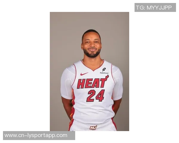 阿德巴约期待鲍威尔进化为全新得分机器展现个人魅力 阿德巴约期待鲍威尔进化为全新得分机器展现个人魅力