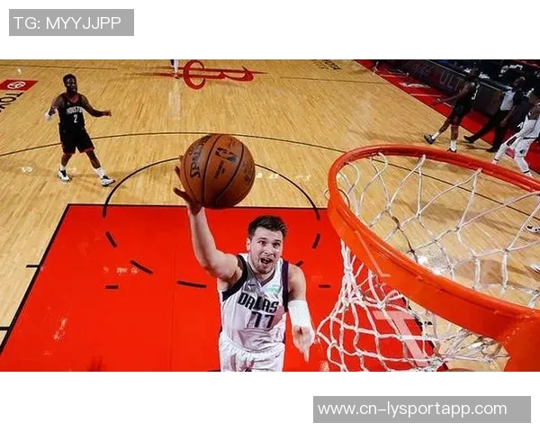 哈珀表现低迷全场仅得6分3助攻4失误半场命中率惨淡 哈珀表现低迷全场仅得6分3助攻4失误半场命中率惨淡