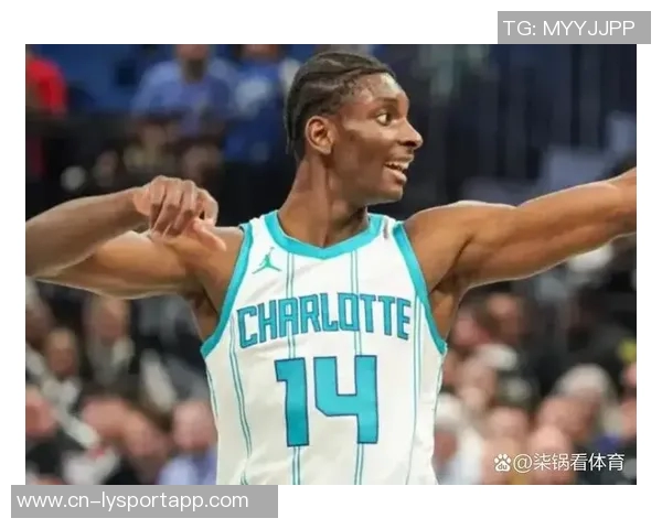 迪亚巴特表现出色抢下18个篮板黄蜂主帅称其为进攻体系关键一环